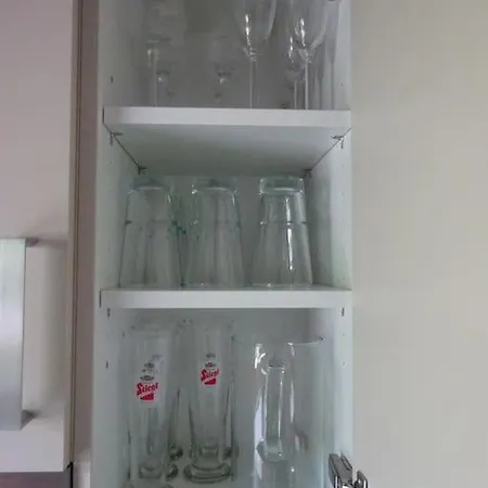 Gemuetliche Dachgeschosswohnung Mit Balkon & Garten *
