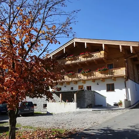 Apartment Gemuetliche Dachgeschosswohnung Mit Balkon & Garten Bruck an der Grossglocknerstrasse