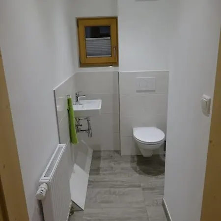 شقة Gemuetliche Dachgeschosswohnung Mit Balkon & Garten فوش ان دير غلوكنه