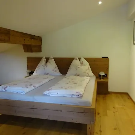 Gemuetliche Dachgeschosswohnung Mit Balkon & Garten Apartamento Fusch an der Glocknerstraße