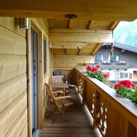 Gemuetliche Dachgeschosswohnung Mit Balkon & Garten Apartamento Fusch an der Glocknerstraße