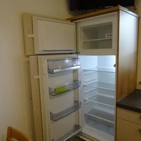 Gemuetliche Dachgeschosswohnung Mit Balkon & Garten شقة *