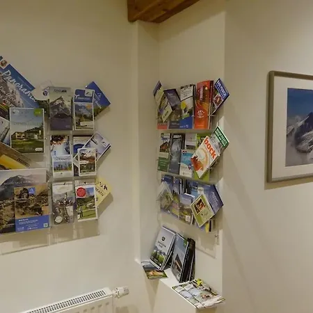 Gemuetliche Dachgeschosswohnung Mit Balkon & Garten فوش ان دير غلوكنه