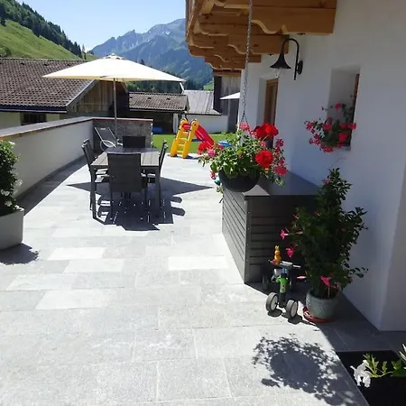 Apartamento Gemuetliche Dachgeschosswohnung Mit Balkon & Garten Fusch an der Glocknerstraße